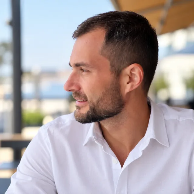 Gabriel Galan, Site pe Măsură